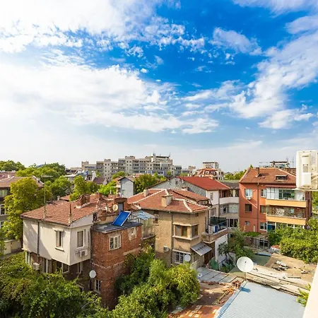 Apartment Modernly-designed 1bd With A Terrace Plovdiv